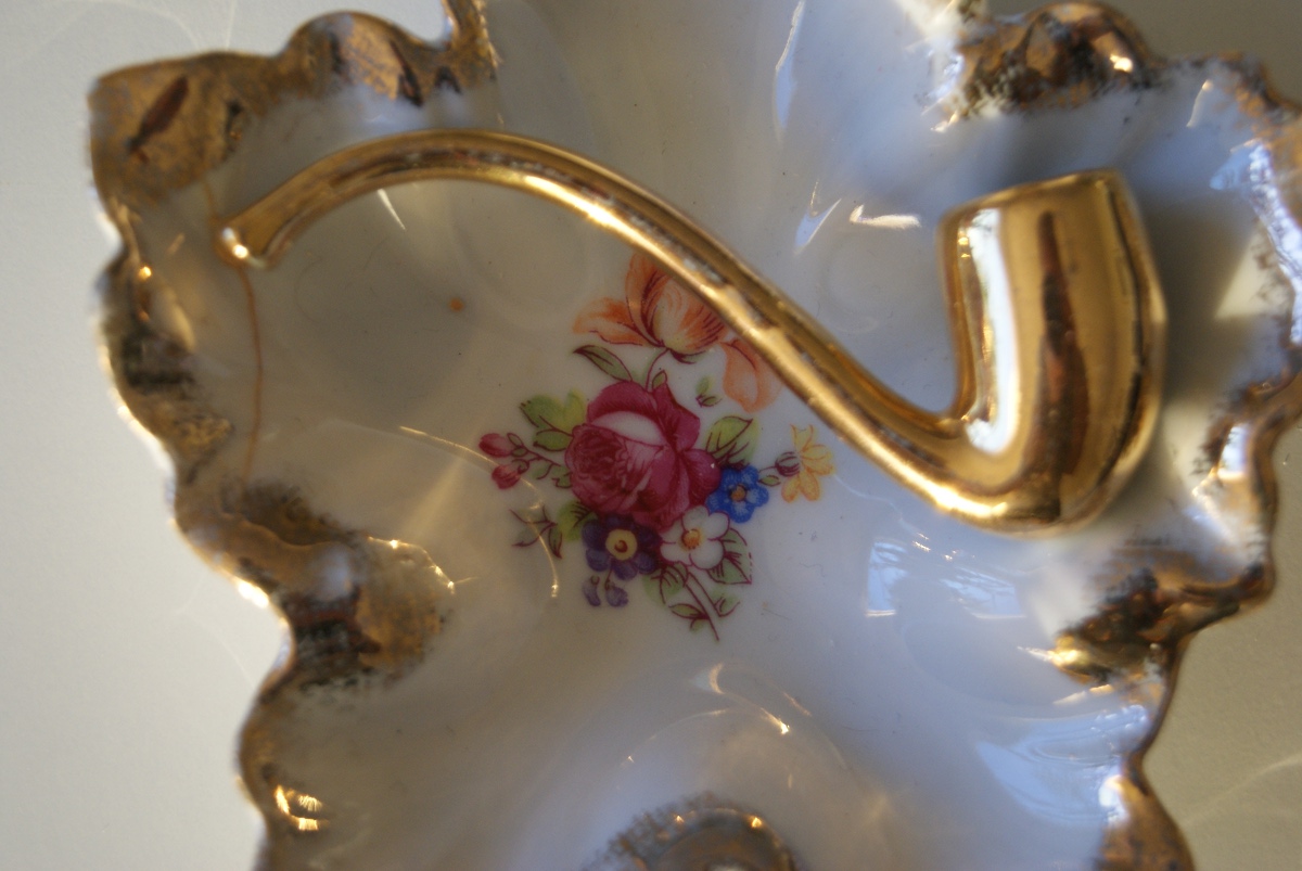 Martinroda ashtray with flowers and pipe