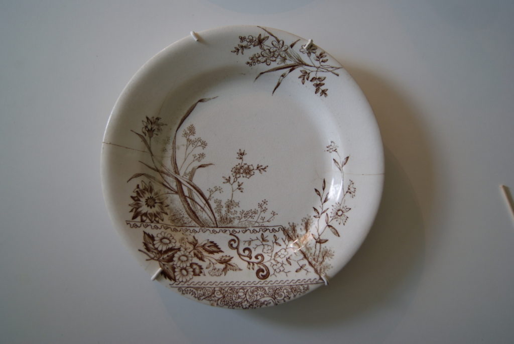 Egersund plate with brown flowers