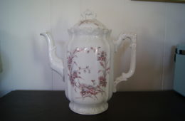 Niedersaltzbrunn caffee pot with flowers and leaves