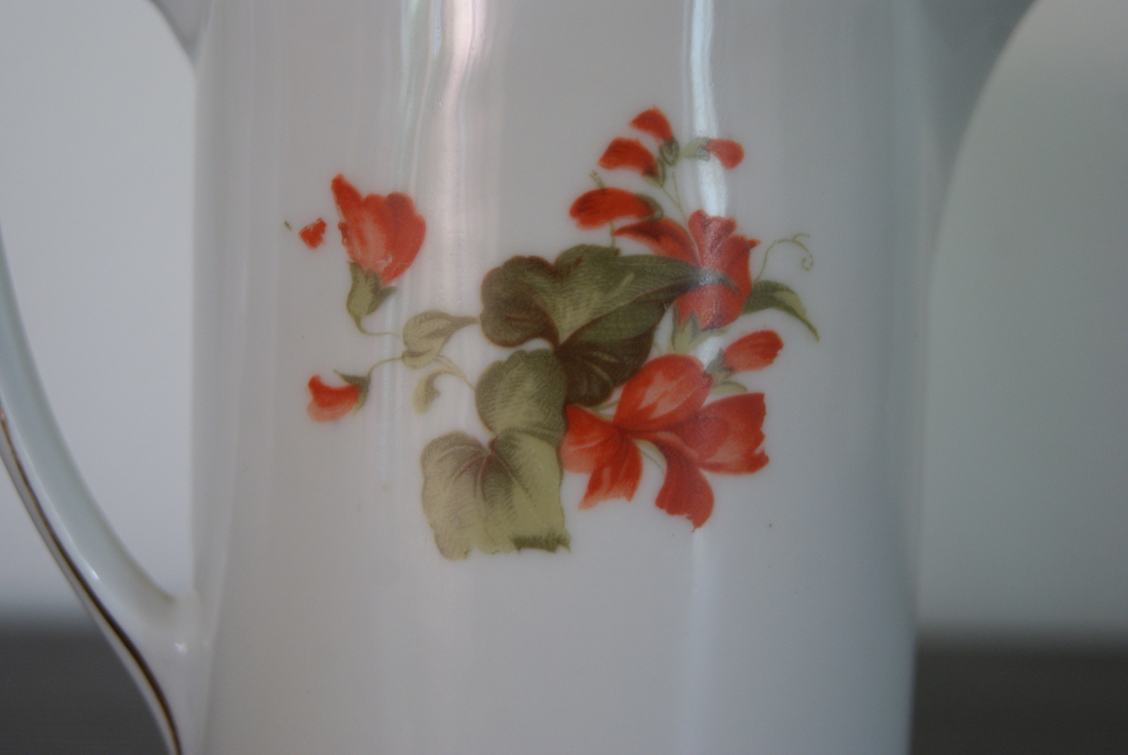 Porsgrund Olaf milk jug with red flowers and leaves
