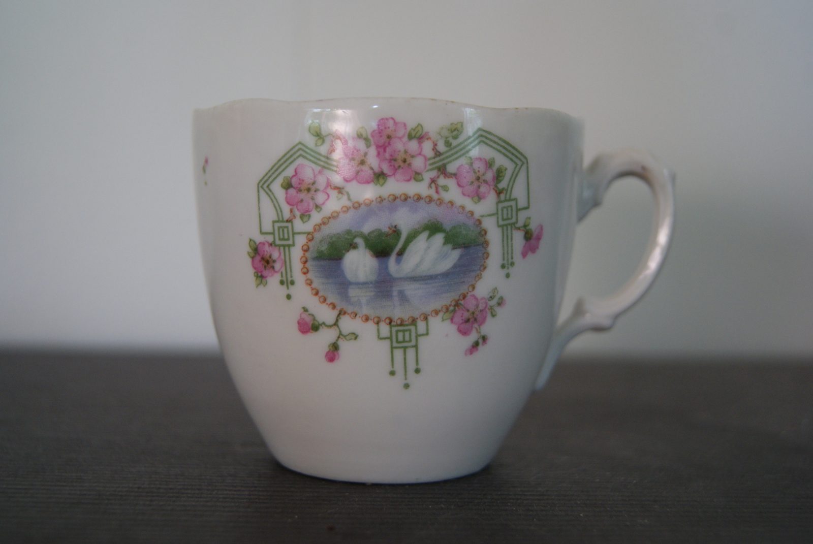 Porsgrund coffee cup with green garlands red flowers and swans