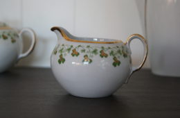 Stanowitz near Striegau milk jug with green and gold clover