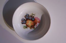 Waldenburg - Altwasser bowl with apples and grapes 1930