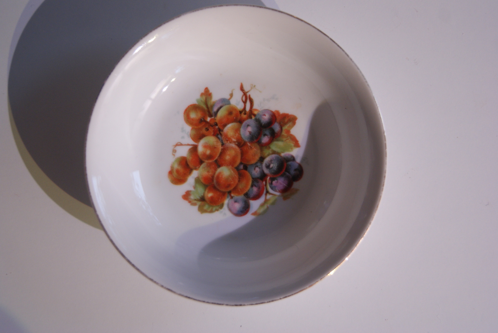Waldenburg - Altwasser bowl with grapes 1930