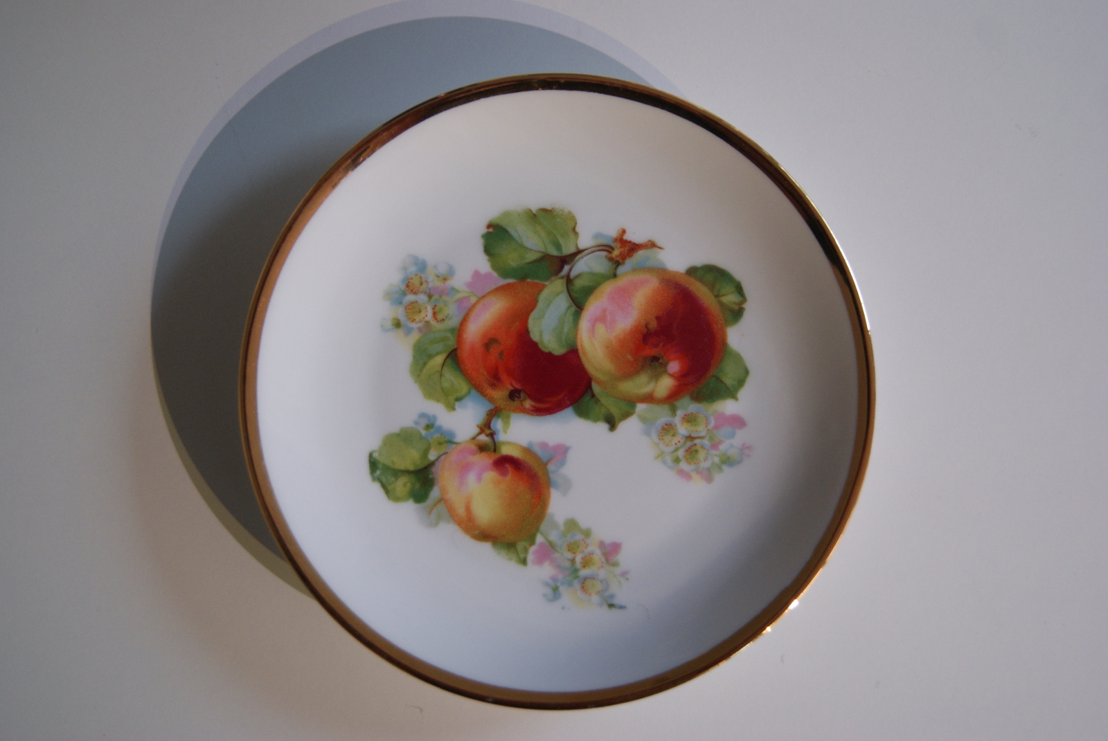Waldenburg - Altwasser tallerken med epler fra 1927 og 1928