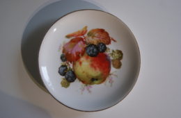 Waldenburg - Altwasser plate with apples and blackberries