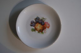 Waldenburg - Altwasser plate with apples and grapes