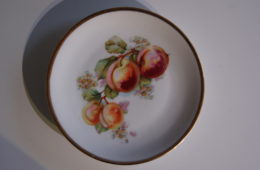 Waldenburg - Altwasser plate with peaches 1927 and 1928