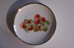 Waldenburg - Altwasser plate with strawberries 1929