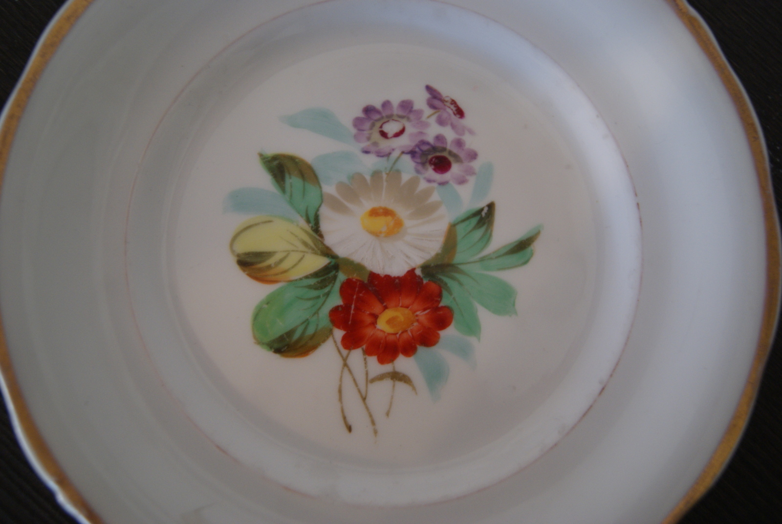 Waldenburg plate with bouquet, flowers and leaves