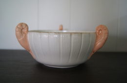 Egersund bowl with shrimps as handles