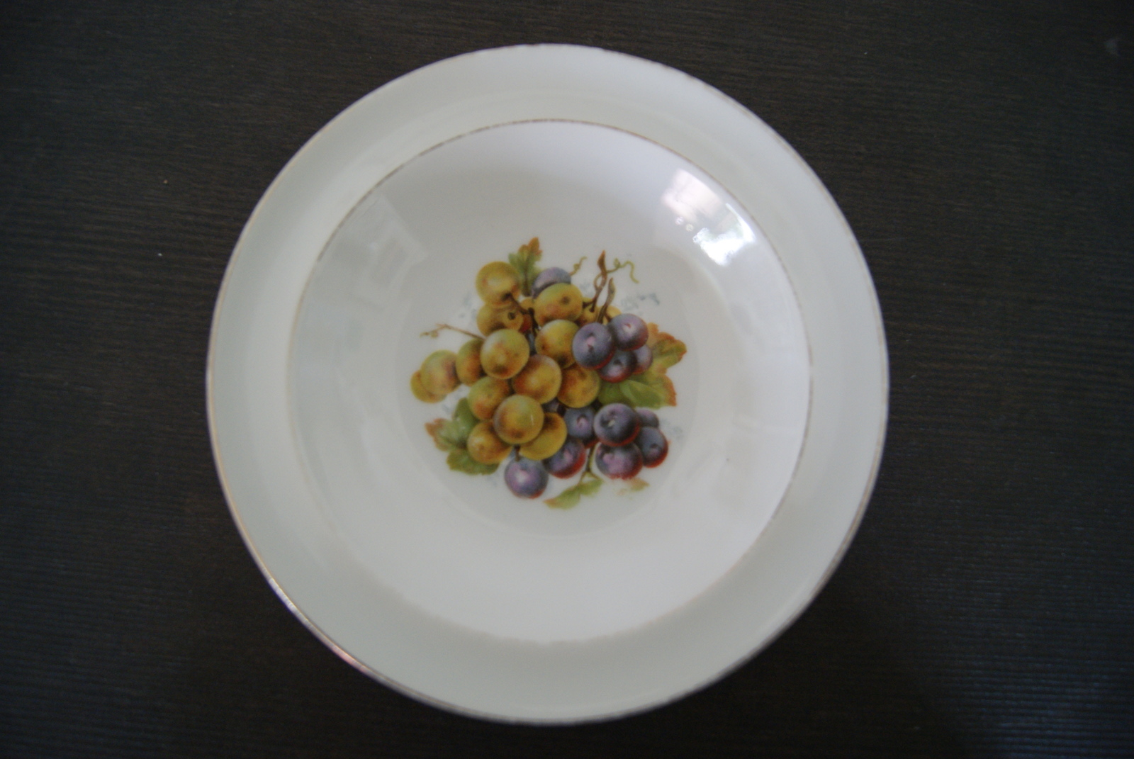 Waldenburg - Altwasser bowl with grapes 1928