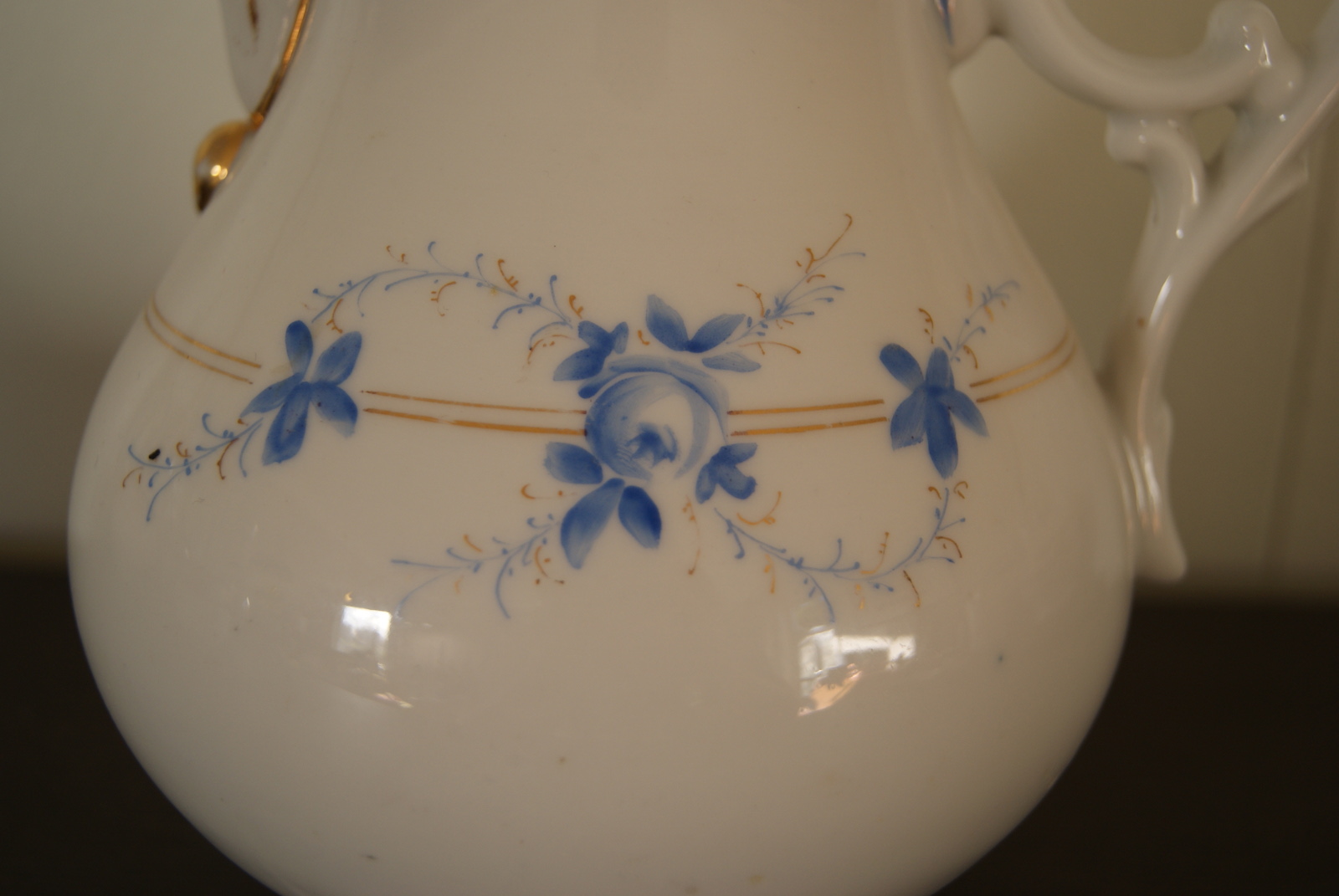Jaworzyna Slaska (Konigszelt) August Rappsilber  biedermaier pot with blue flowers