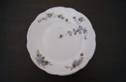 Porsgrund plate model "rococo" with blue flowers, leaves and relief
