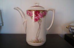 Waldenburg - Altwasser Coffee pot with beautiful Art Nouveau roses