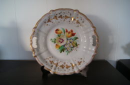 Waldenburg - Altwasser dish with bouquet, gold decor and relief