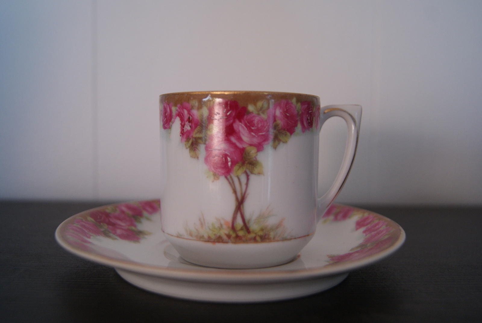 Waldenburg – Altwasser coffee cup and saucer with beautiful Art Nouveau roses