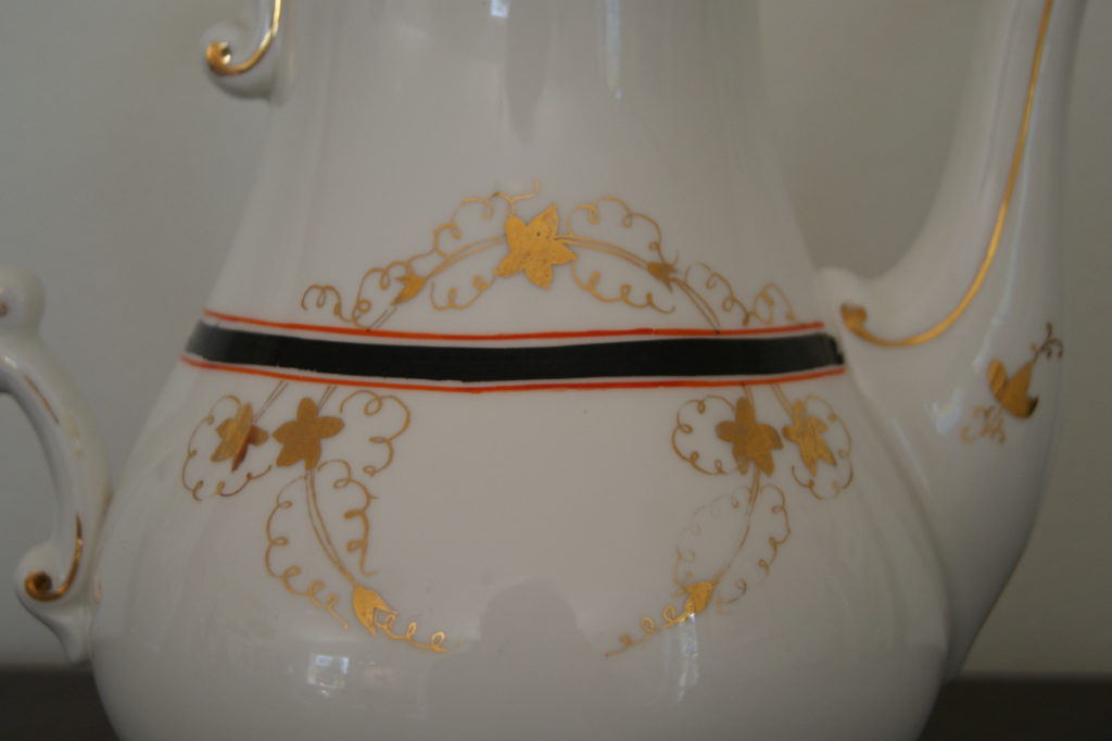 Porsgrund pot with black and red bands and golden decor