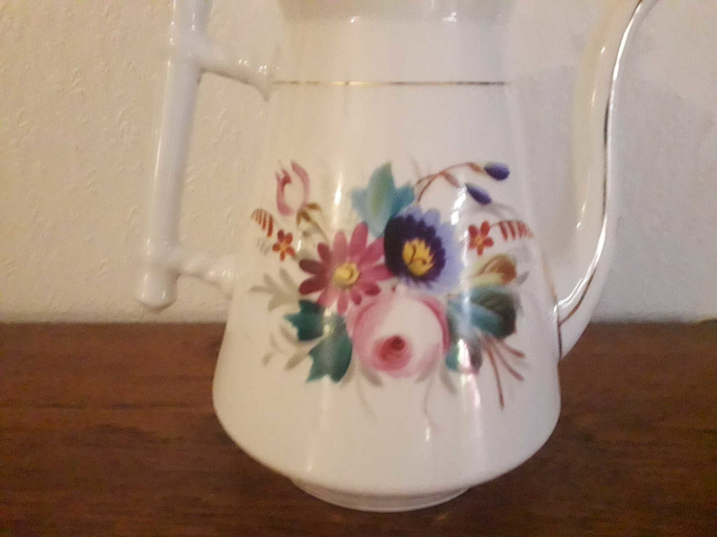 Jaworzyna Slaska (Konigszelt) August Rappsilber pot with handle like a stick. with blue, red and pink flowers and golden decor