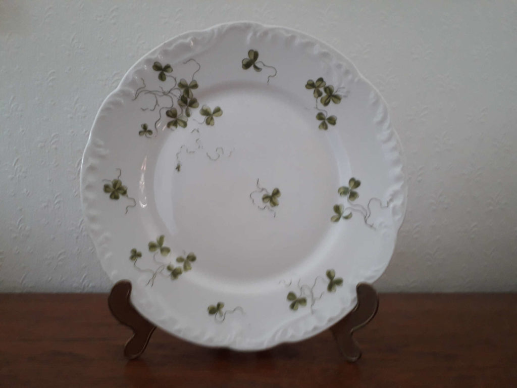 Porsgrund dish with a green clover and relief