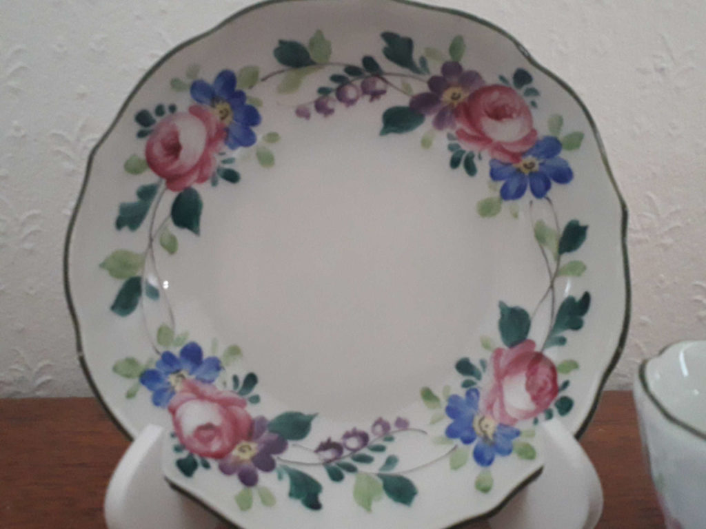 Waldenburg – Altwasser cup with saucer with folk style flowers and roses decor