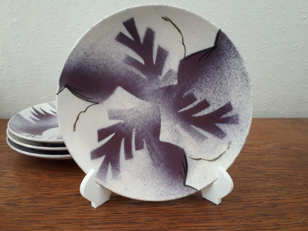 Egersund plate with purple spray decor