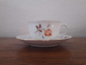 Porsgrund kopp med skål med blomster og roser