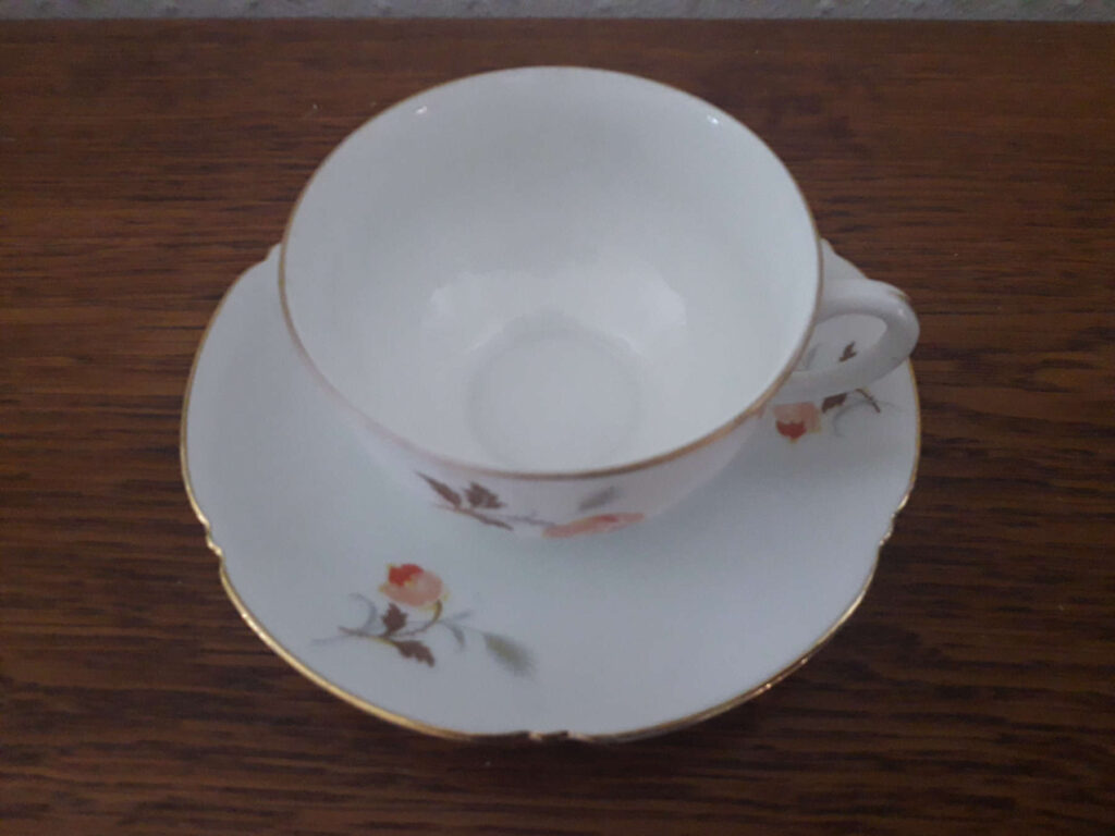 Porsgrund cup with saucer with flowers and roses 1