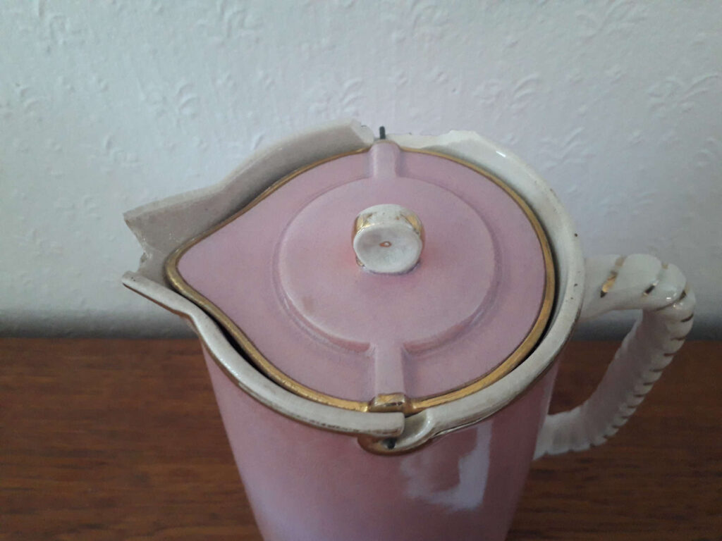 Egersunds Fayancefabrik pink jug with rocking lid and saucer