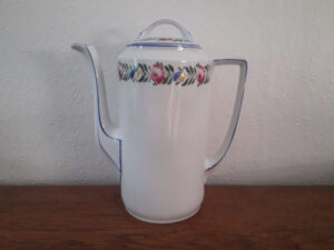 Stanowitz near Striegau pot with flowers, roses and leaves