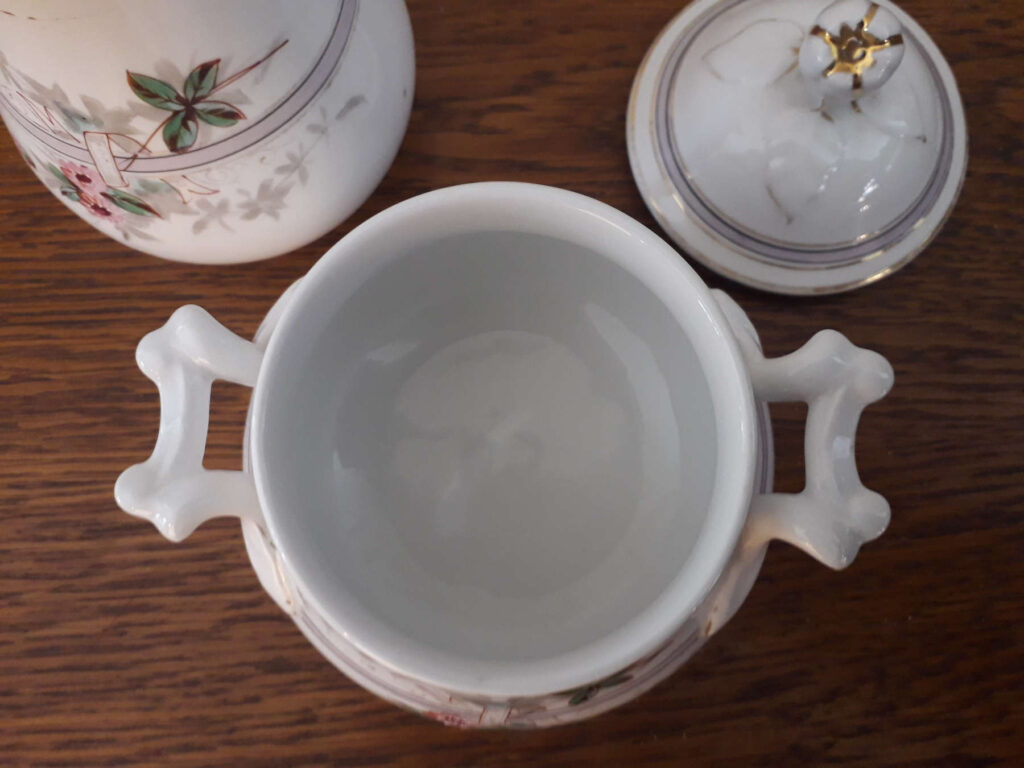 Waldenburg – Altwasser sugar bowl and milk jug with flowers, leaves and band