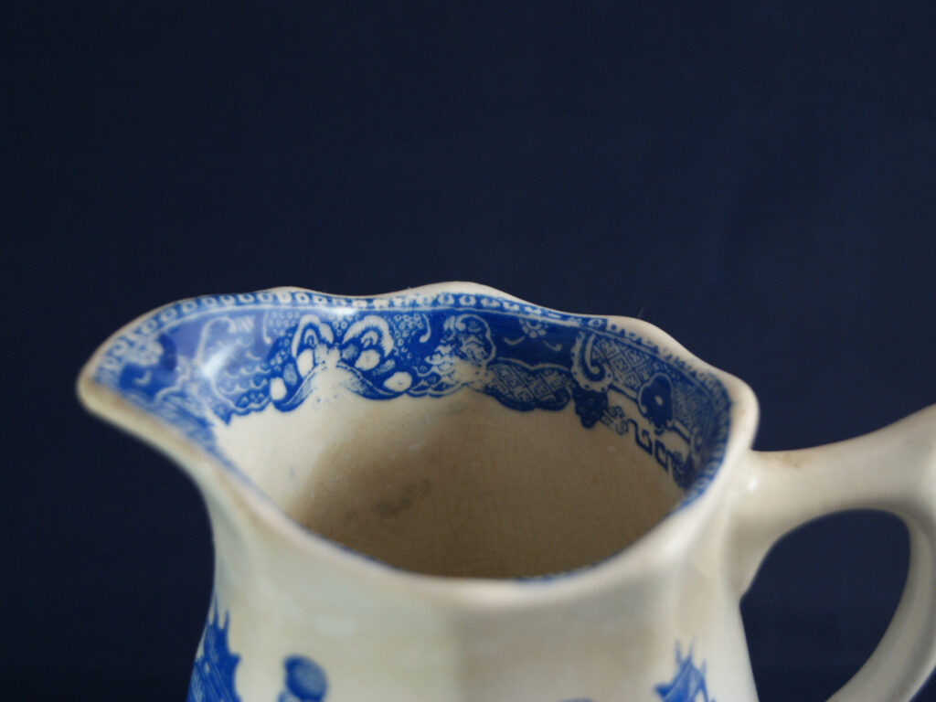 Egersunds Fayancefabrik milk jug with blue chinese (willow) pattern