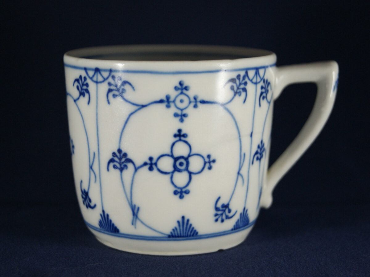 Jaworzyna Slaska (Konigszelt) cup with blue straw pattern