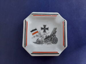 Waldenburg ashtray with World War I decor Paul Hirsch Gumbinnen