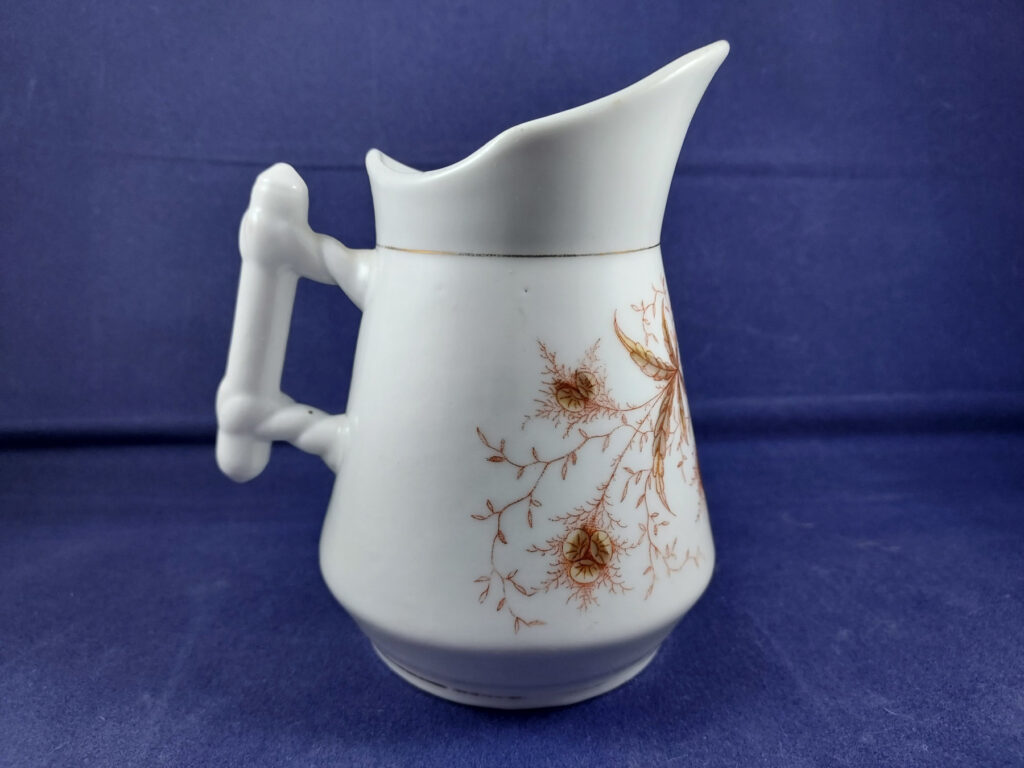 Freiwaldau milk jug with brown flowers and leaves