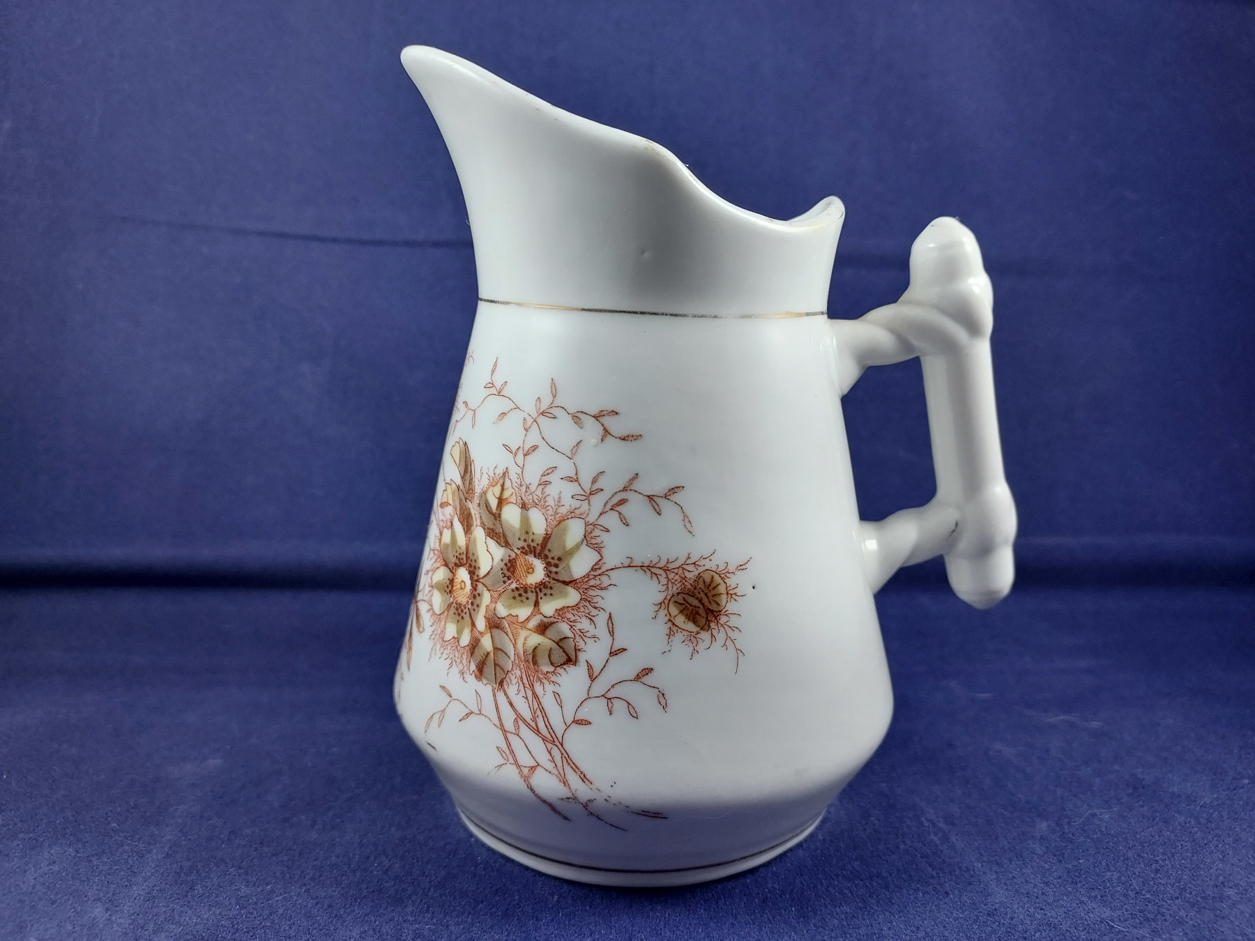 Freiwaldau milk jug with brown flowers and leaves